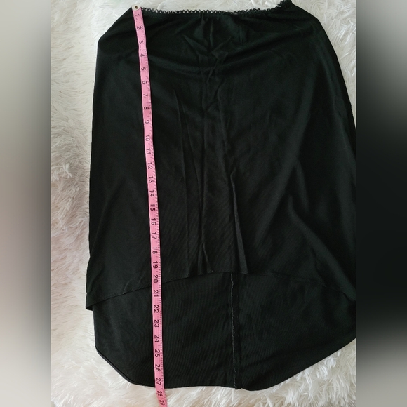Tracks Medium Black Skirt Hi-Low - Picture 5 of 6